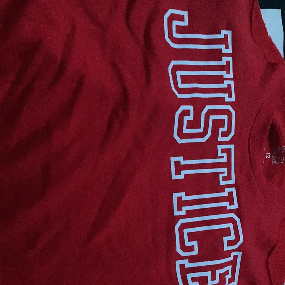 Red justice - Picture 2 of 2